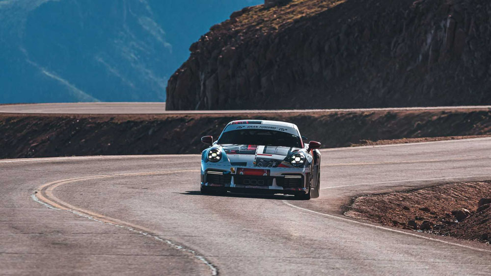 2022 porsche 911 turbo s pikes peak record 21 Motor16