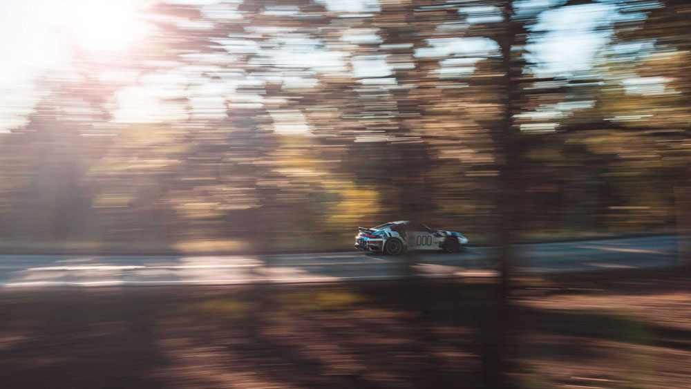 2022 porsche 911 turbo s pikes peak record 9 Motor16
