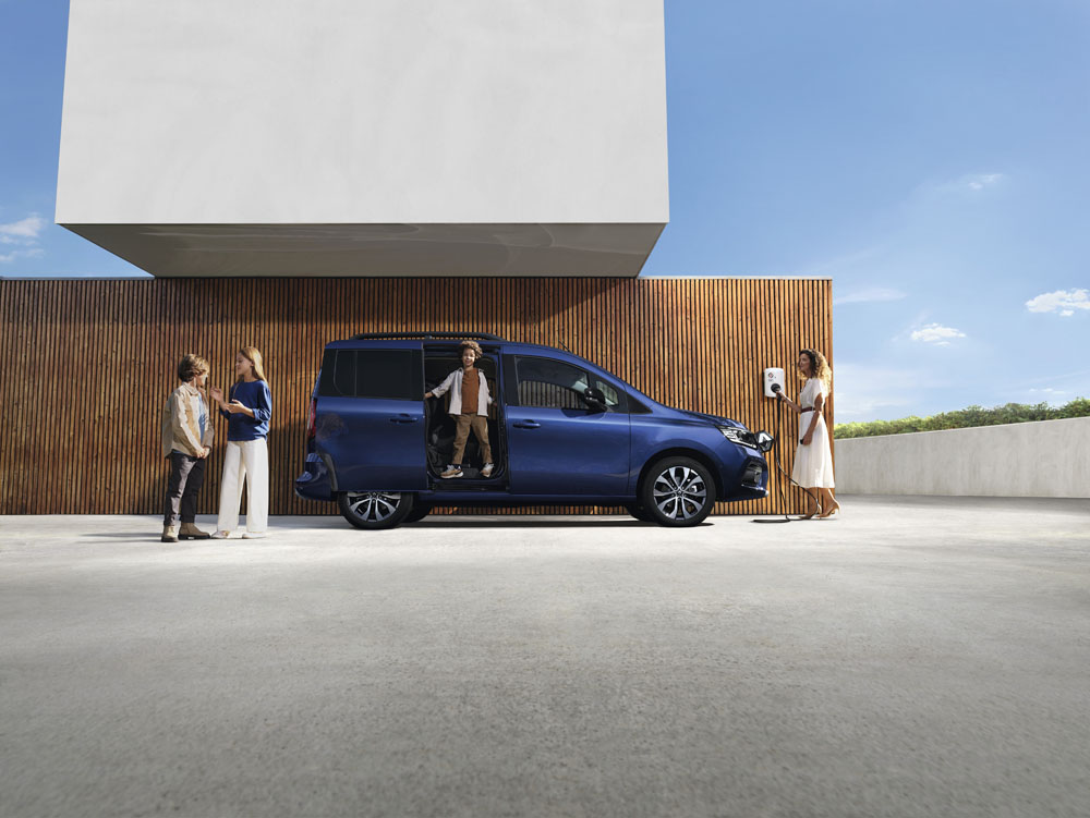2022 renault kangoo e tech 1 1 Motor16