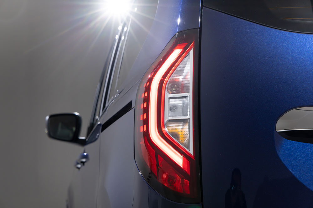 2022 renault kangoo e tech 18 Motor16