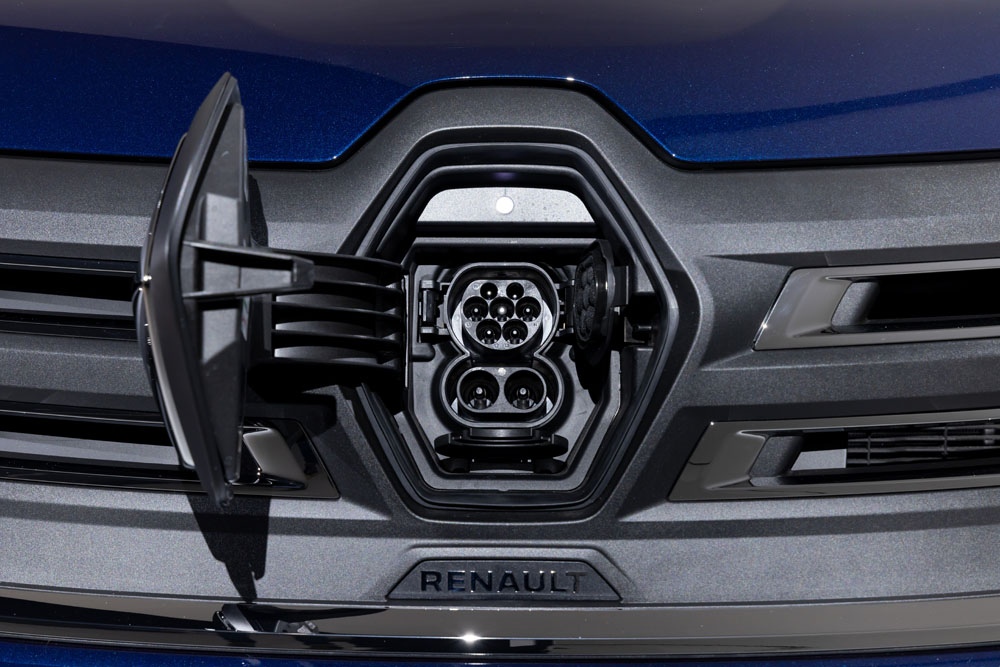 Renault Kangoo E-Tech. Imagen punto de carga.