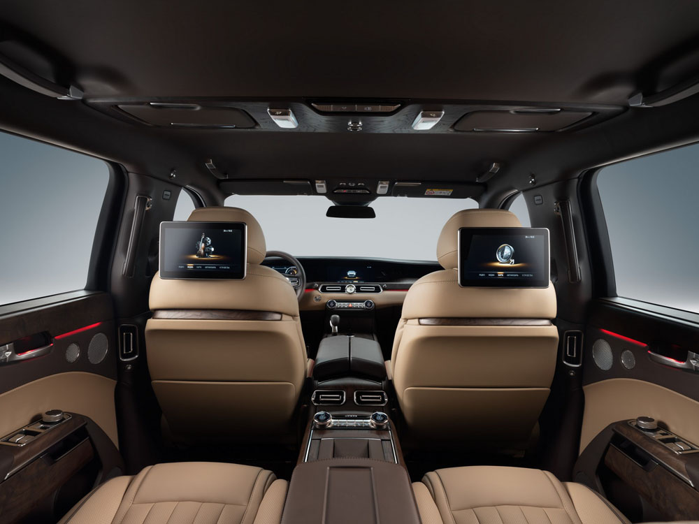 2023 Aurus Komendant 7 Motor16