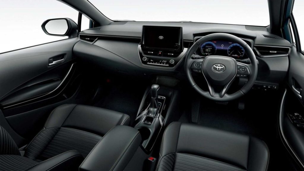 El Toyota Corolla también se pone a tono en Japón 2 Motor16 Toyota Corolla Japón. Imagen salpicadero.
