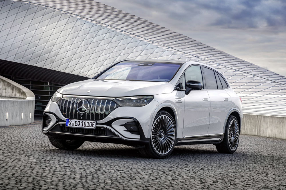 Mercedes-AMG crea las versiones más rápidas del nuevo EQE SUV 4 Motor16 2024 Mercedes AMG EQE SUV 13 Motor16