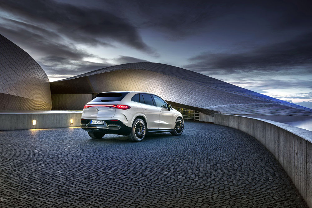 Mercedes-AMG crea las versiones más rápidas del nuevo EQE SUV 11 Motor16 2024 Mercedes AMG EQE SUV 20 Motor16