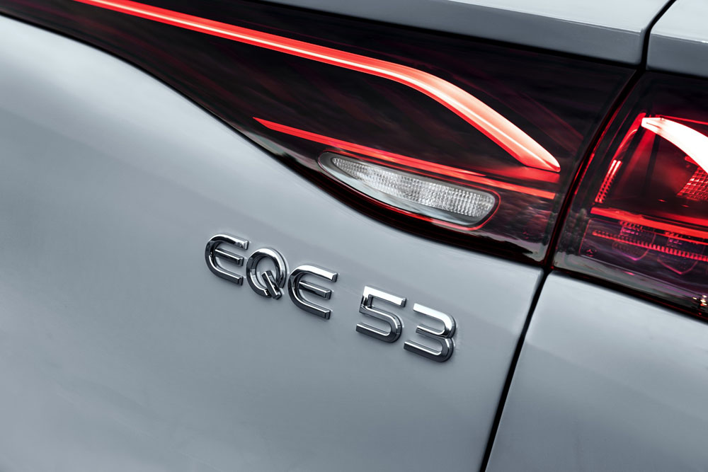 Mercedes-AMG crea las versiones más rápidas del nuevo EQE SUV 34 Motor16 2024 Mercedes AMG EQE SUV 24 Motor16