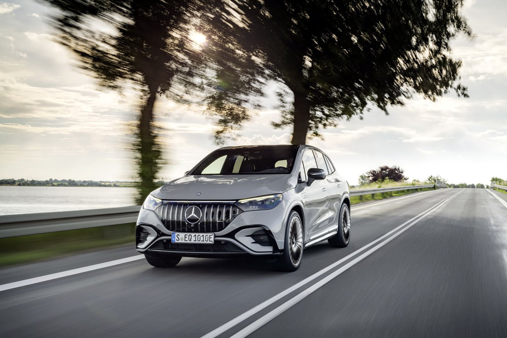 Mercedes-AMG crea las versiones más rápidas del nuevo EQE SUV 14 Motor16 2024 Mercedes AMG EQE SUV 3 Motor16