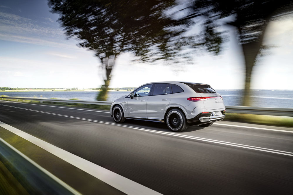 Mercedes-AMG crea las versiones más rápidas del nuevo EQE SUV 16 Motor16 2024 Mercedes AMG EQE SUV 5 Motor16