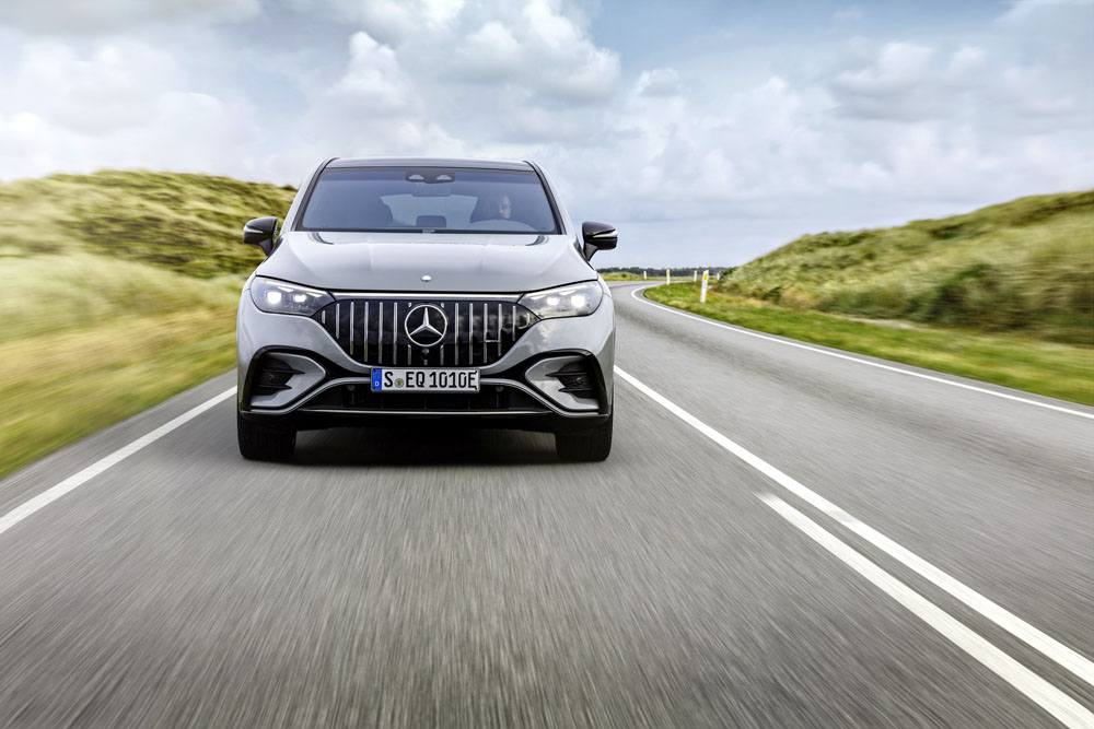 Mercedes-AMG crea las versiones más rápidas del nuevo EQE SUV 19 Motor16 2024 Mercedes AMG EQE SUV 8 1 Motor16