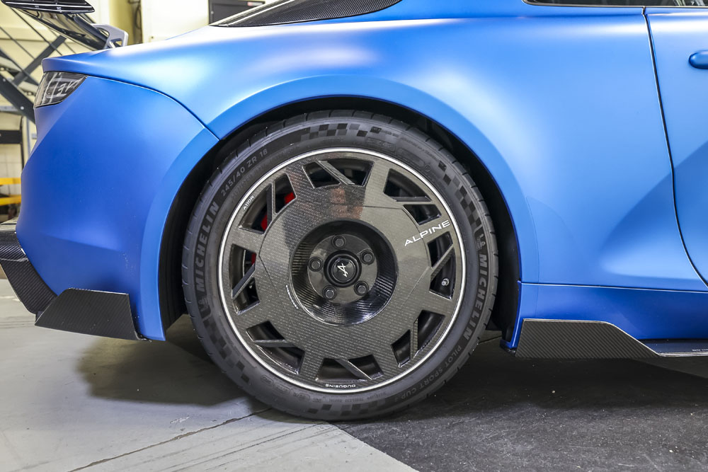 Alpine A110 R. Llega la versión más radical de la gama 18 Motor16 Alpine A110 R 52 Motor16