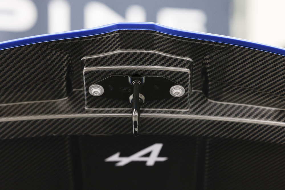 Alpine A110 R. Llega la versión más radical de la gama 51 Motor16 Alpine A110 R 85 Motor16