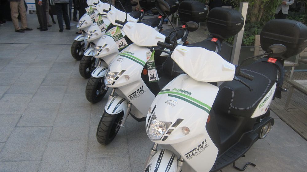 Usuarios de motosharing: estas son las normas de circulación que la DGT te recuerda 185 Motor16 motosharing, alquiler de scotter