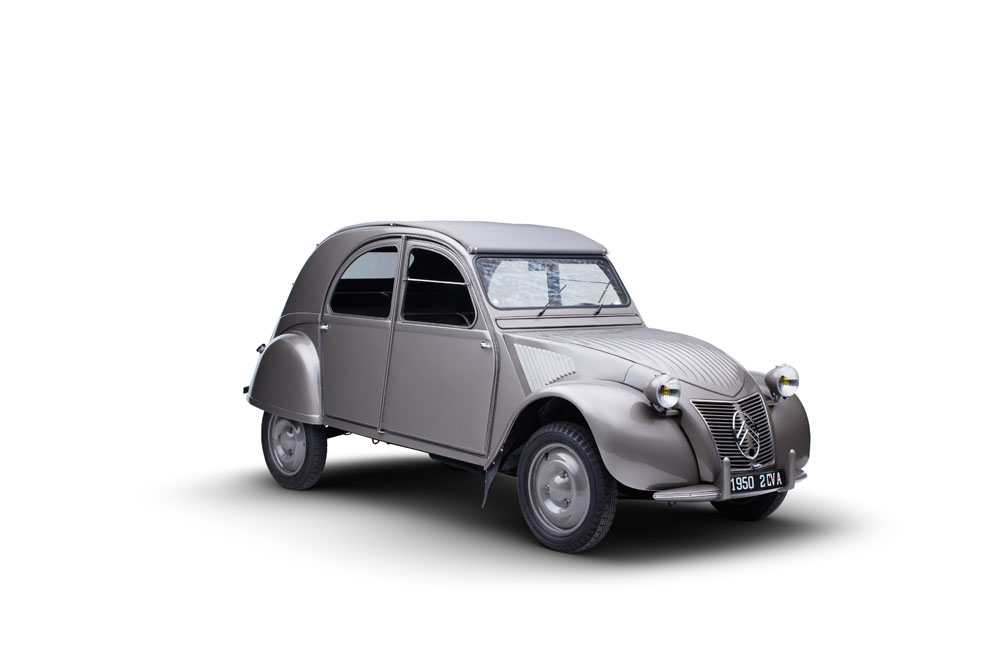 El Citroën 2CV se presentó dos años seguidos en París. Este es el motivo 4 Motor16 Citroen 2CV 1 1 1 Motor16