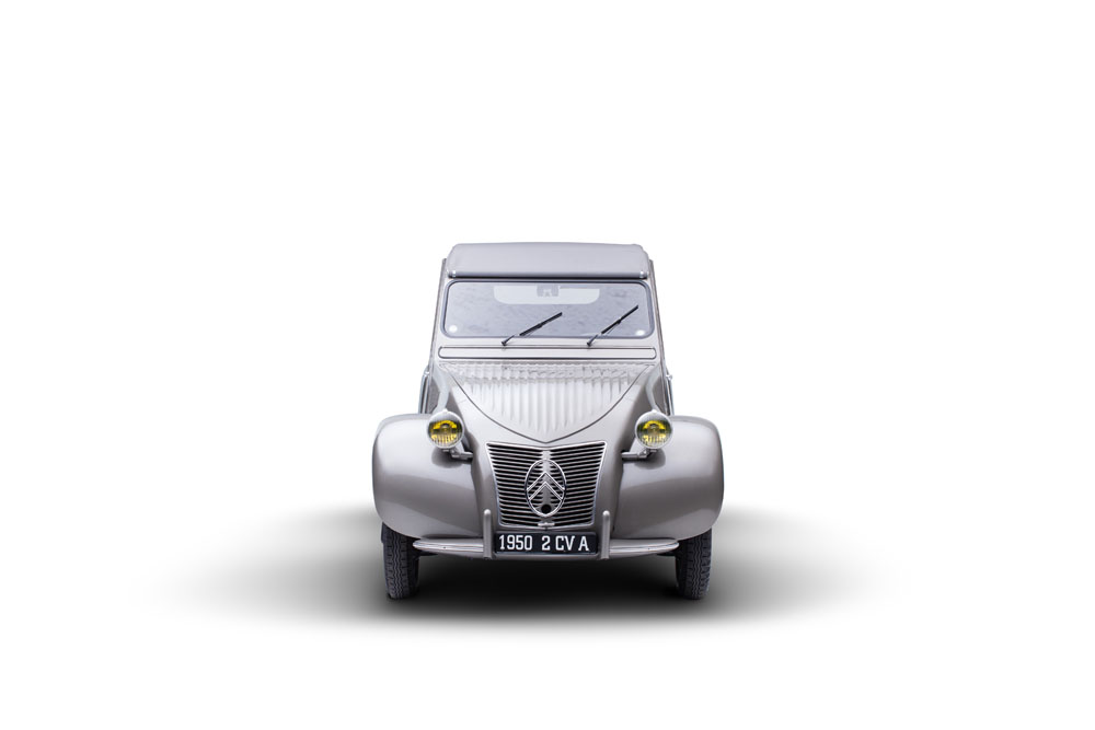 El Citroën 2CV se presentó dos años seguidos en París. Este es el motivo 6 Motor16 Citroen 2CV 2 1 Motor16