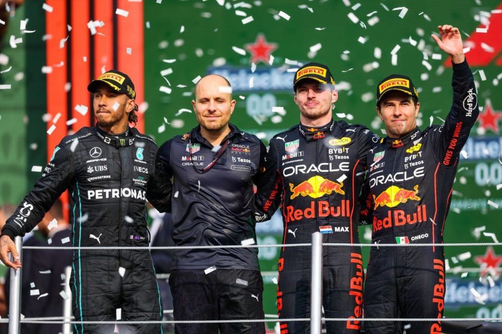 Los récords que tiene Max Verstappen a su alcance este año 132 Motor16 EuropaPress 4781787 hamilton lewis gbr mercedes amg f1 team w13 lambiase gianpiero verstappen Motor16