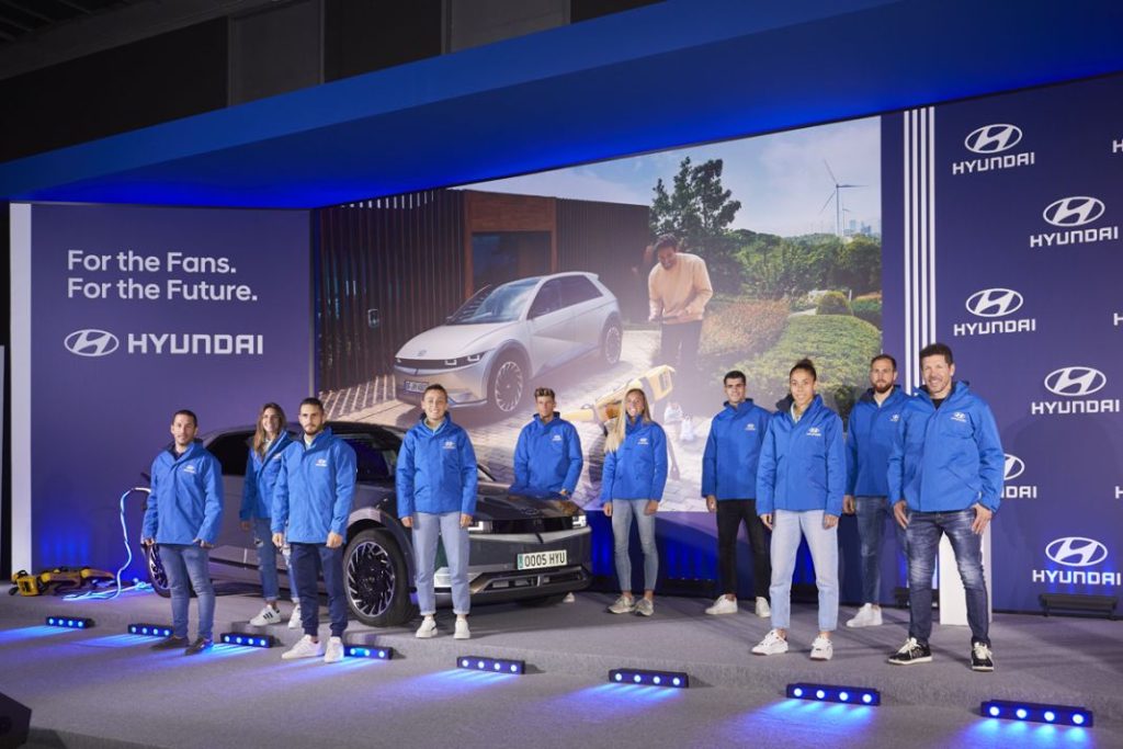 Estos son los nuevos coches del Atlético de Madrid 2 Motor16 Hyundai entrega Atletico Madrid 20221 1 Motor16