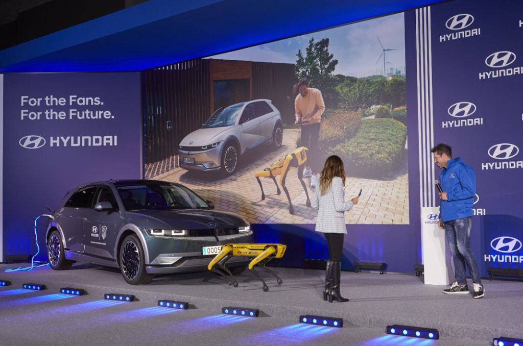 Estos son los nuevos coches del Atlético de Madrid 3 Motor16 Hyundai entrega Atletico Madrid 20222 Motor16