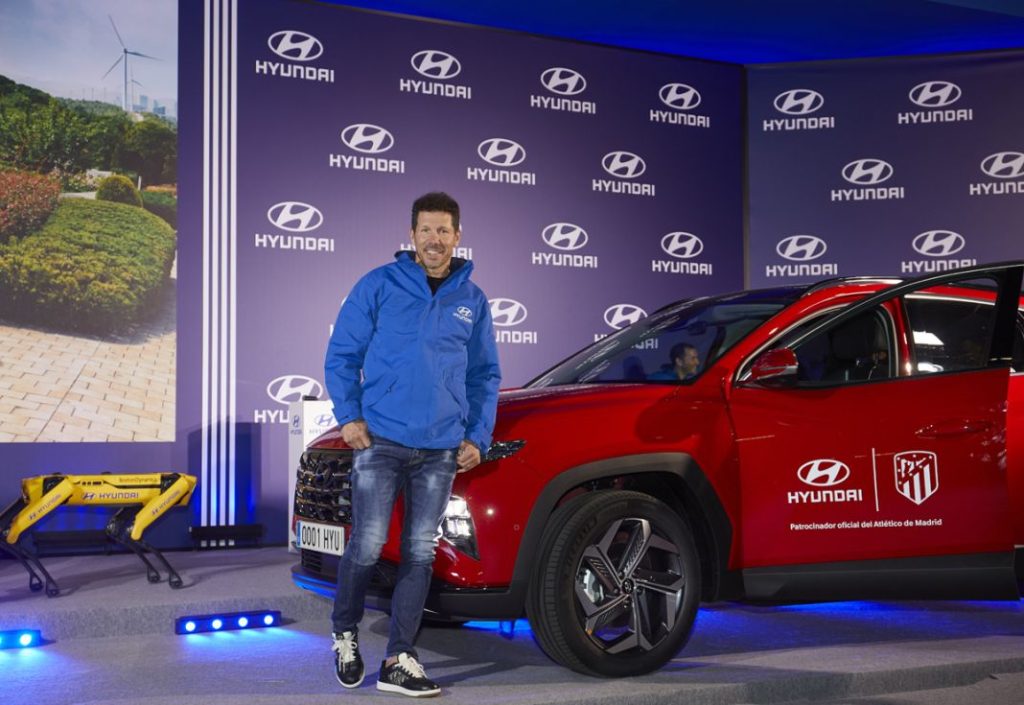 Estos son los nuevos coches del Atlético de Madrid 5 Motor16 Hyundai entrega Atletico Madrid 20224 Motor16