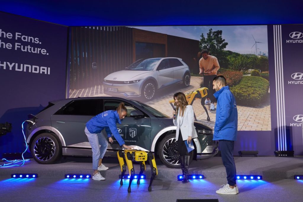 Estos son los nuevos coches del Atlético de Madrid 10 Motor16 Hyundai entrega Atletico Madrid 20229 1 Motor16