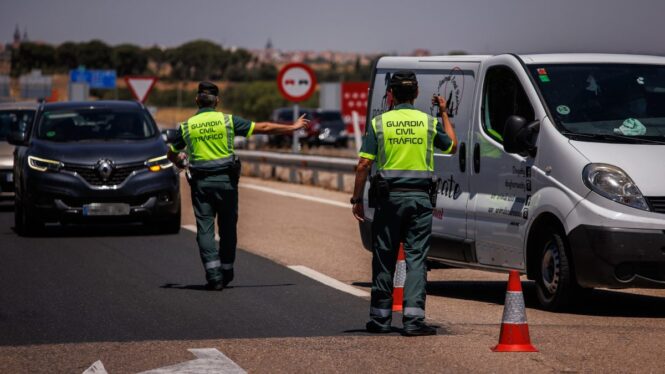 Multas de hasta 3000 euros si no llevas en tu coche alguno de estos documentos 75 Motor16 ITV