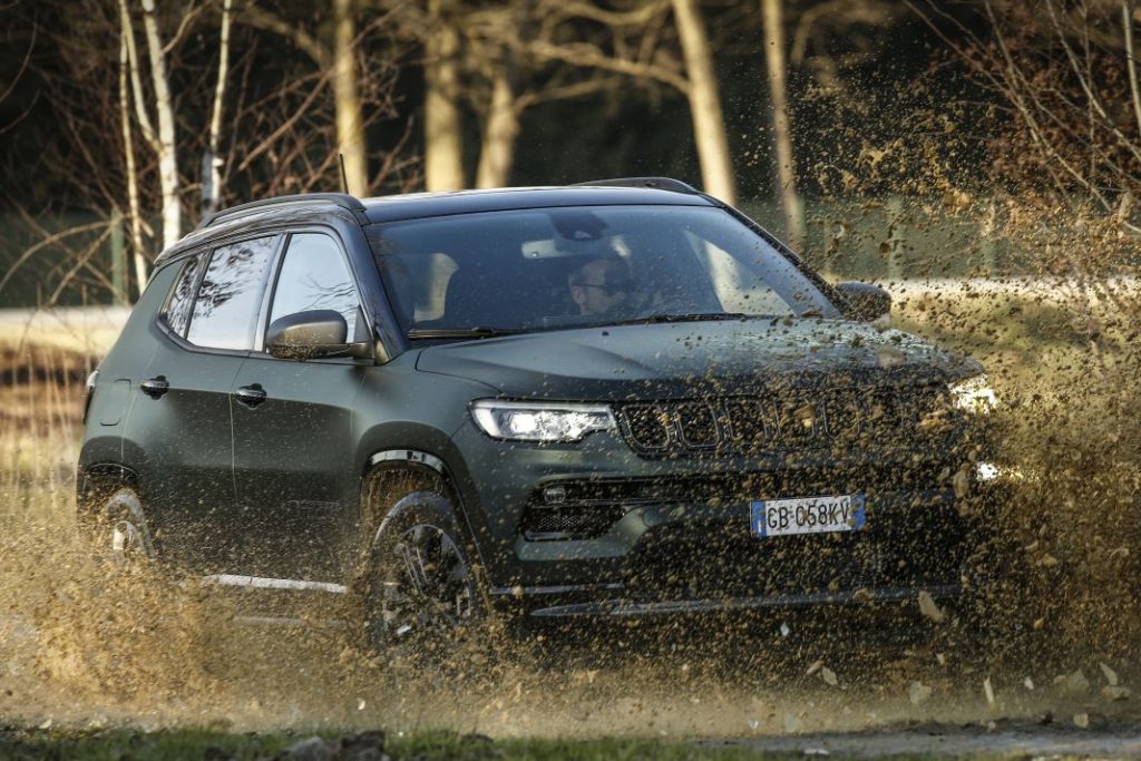 Probamos el Jeep Compass 4xe, un eficiente y funcional SUV con cualidades todo-terreno 15 Motor16 Jeep Compass 4xe 7 1 Motor16