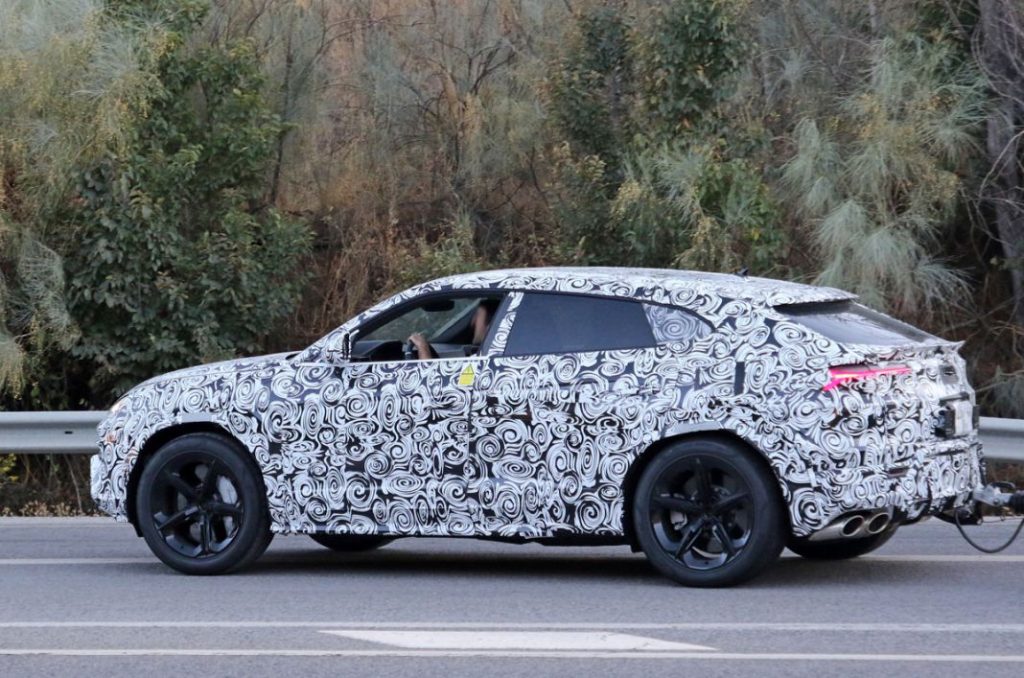 Lamborghini Urus PHEV 16 Motor16