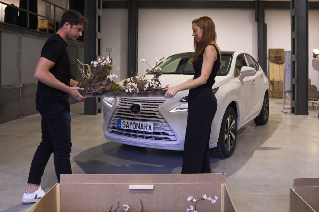 El adiós al NX inspira el Lexus Art Car 2022 3 Motor16 Lexus Art Car 2022 Sayonara2 Motor16