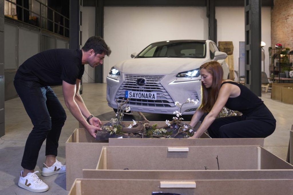 El adiós al NX inspira el Lexus Art Car 2022 5 Motor16 Lexus Art Car 2022 Sayonara4 Motor16