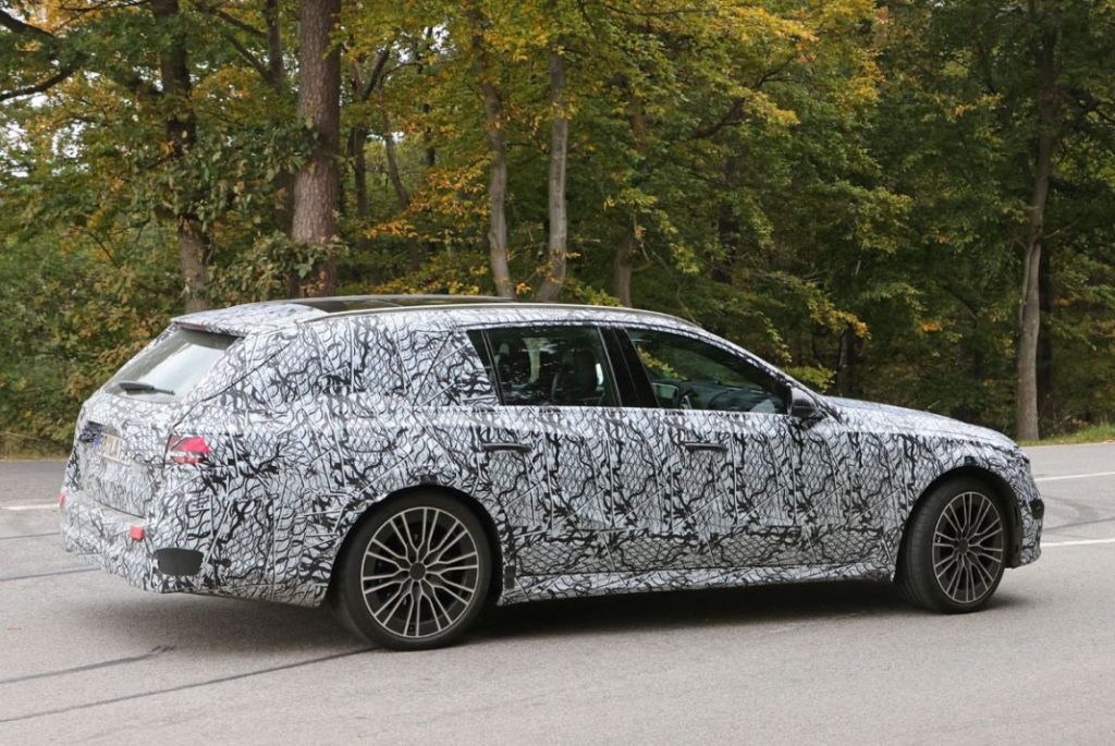 El nuevo Mercedes Clase E familiar, casi a punto 20 Motor16 Mercedes E Wagon 18 Motor16