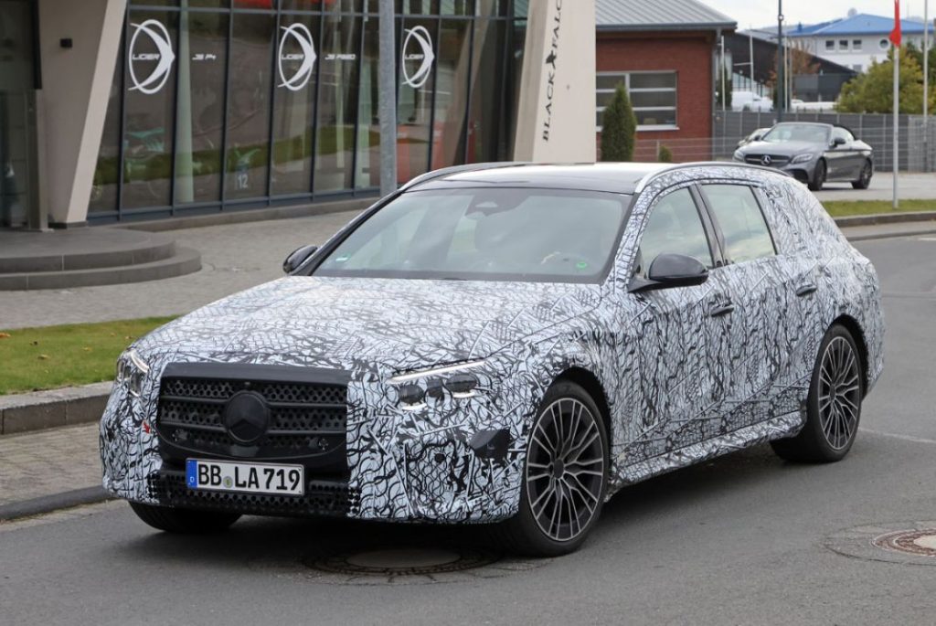 El nuevo Mercedes Clase E familiar, casi a punto 5 Motor16 Mercedes E Wagon 3 Motor16