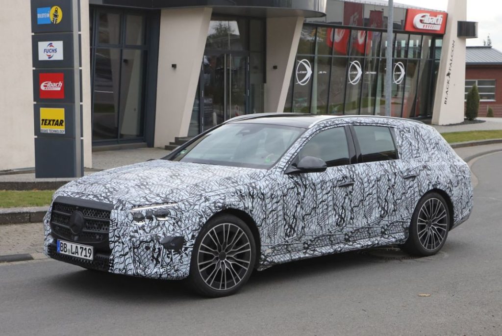 El nuevo Mercedes Clase E familiar, casi a punto 6 Motor16 Mercedes E Wagon 4 Motor16