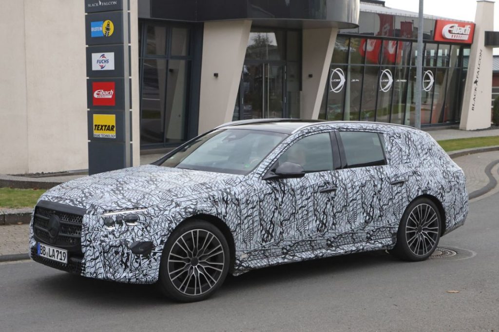 El nuevo Mercedes Clase E familiar, casi a punto 7 Motor16 Mercedes E Wagon 5 Motor16