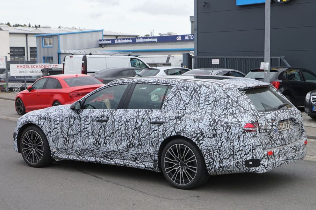 El nuevo Mercedes Clase E familiar, casi a punto 10 Motor16 Mercedes E Wagon 8 Motor16