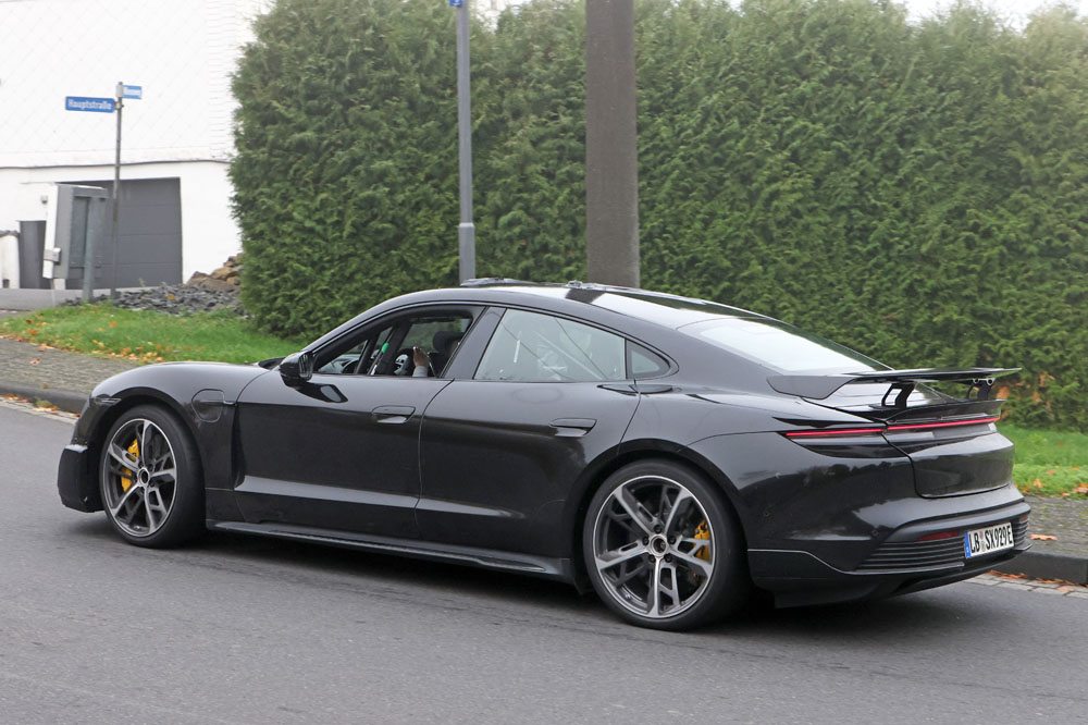 ¿Se prepara un radical Porsche Taycan GT? 10 Motor16 Porsche Taycan GT 8 Motor16