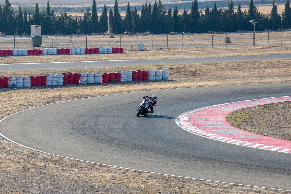 SEAT bate dos récords mundiales en sólo 48 horas 6 Motor16 SEAT MO 125 Performances biggest challenge the urban electric scooter achieves two Guinness World Records titles 04 HQ Motor16