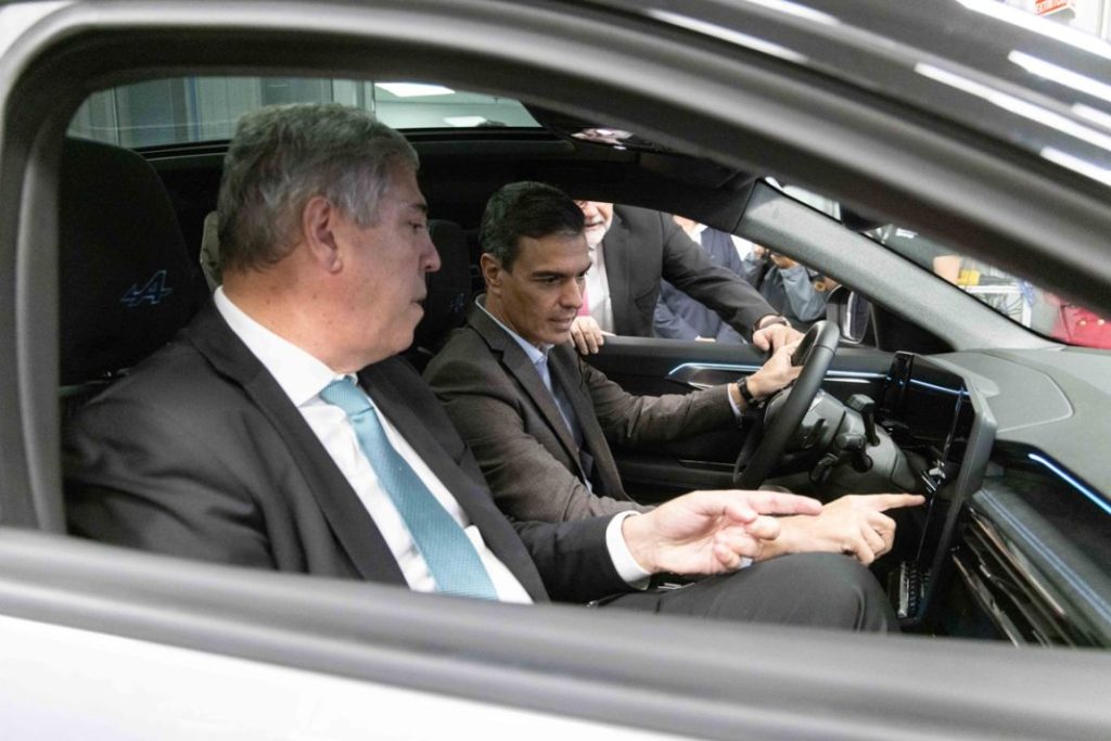 El Gobierno confirma el próximo Perte VEC: se convocará a comienzos de 2023 4 Motor16 Visita Pedro Sanchez Renault octubre 20224 1 Motor16