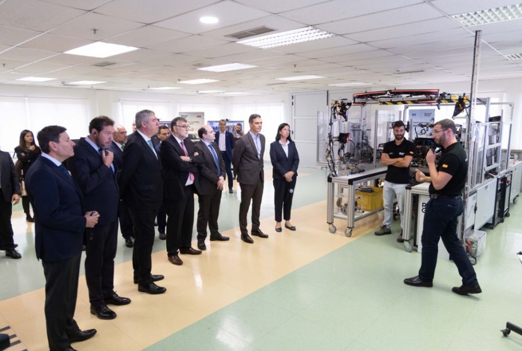 El Gobierno confirma el próximo Perte VEC: se convocará a comienzos de 2023 5 Motor16 Visita Pedro Sanchez Renault octubre 20225 1 Motor16