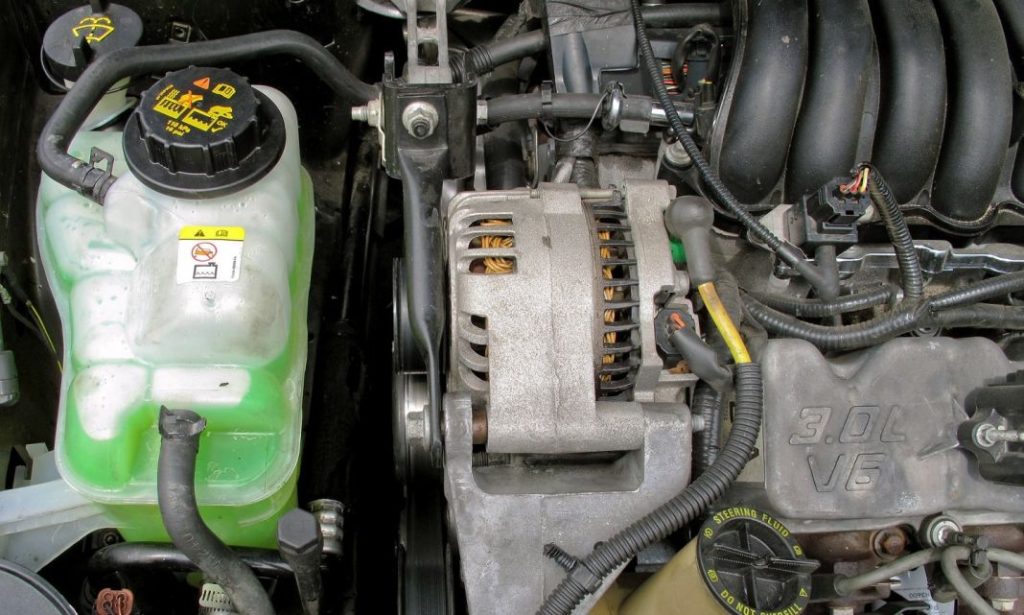 El alternador del coche: ¿sabes qué es y para qué sirve? 205 Motor16 coche