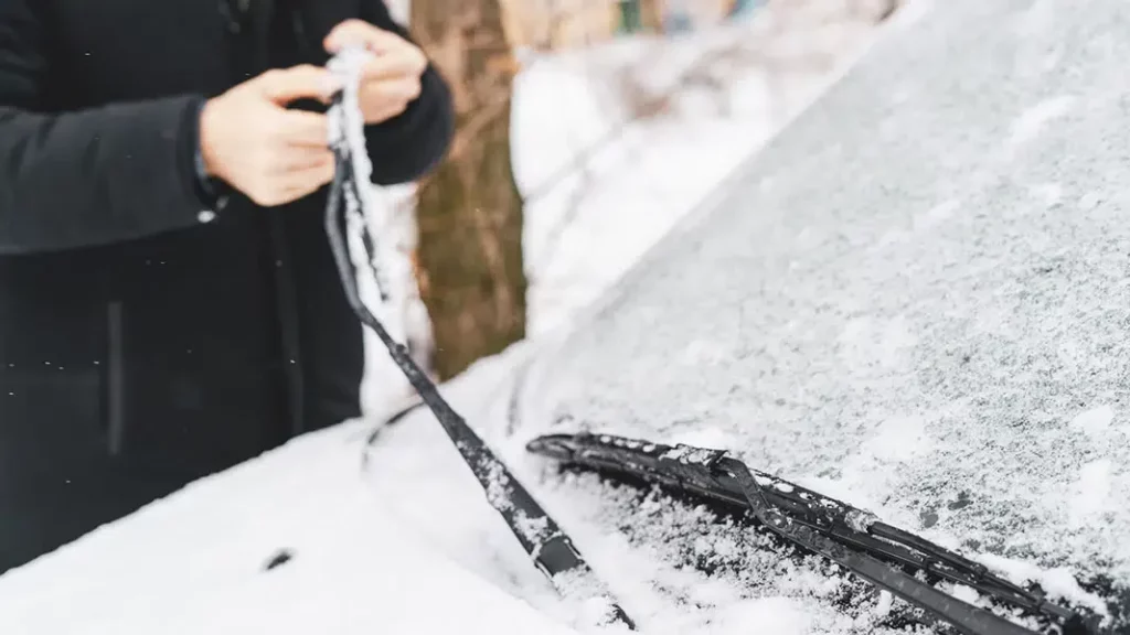 DGT: sanción por circular con nieve en los vidrios