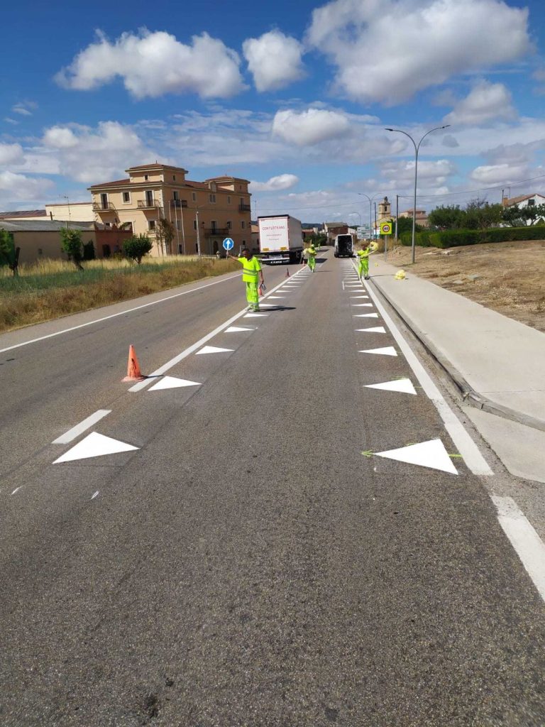Estas son las nuevas marcas viales que ha implantado la DGT en las carreteras 96 Motor16 dientes