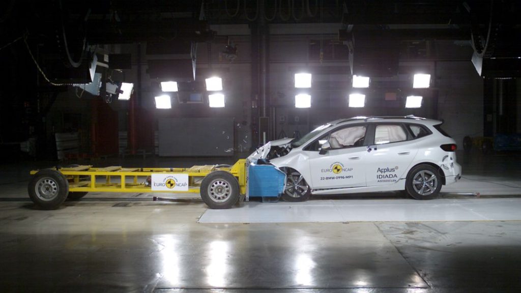 euro NCAP octubre 2022 bmw serie 2 active torurer Motor16