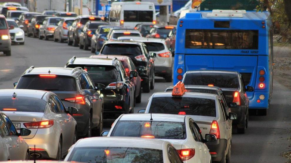 Esta es una de las razones principales de por qué se forman los atascos 136 Motor16 coches