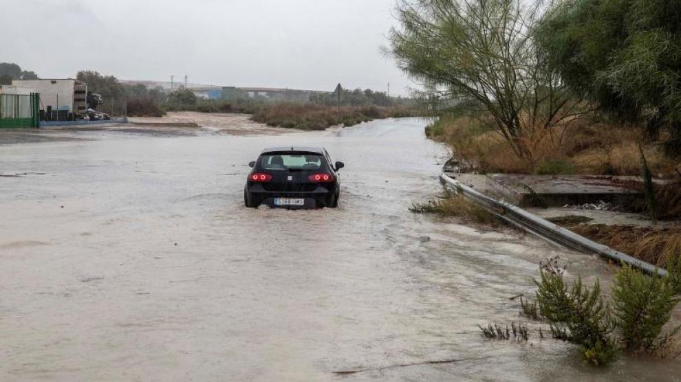 Estas son las averías que puede sufrir tu coche si se ha inundado 154 Motor16 cuidado