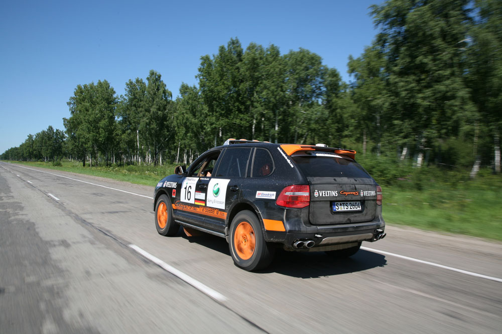Así fue la primera carrera del Porsche Cayenne 16 Motor16 img 12 Motor16