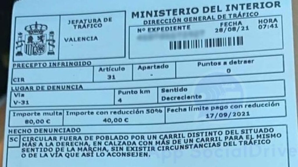 ¿Cuál es la multa que te puede poner la DGT si viajan más de cinco en el coche? 5 Motor16 DGT