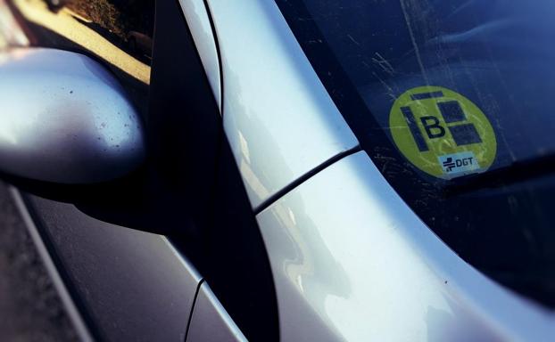 Si cambio la luna de mi coche: ¿qué pasa con la pegatina de la DGT? 21 Motor16 DGT