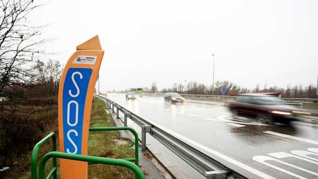 SOS: el teléfono que te salva en la carretera 162 Motor16 carretera