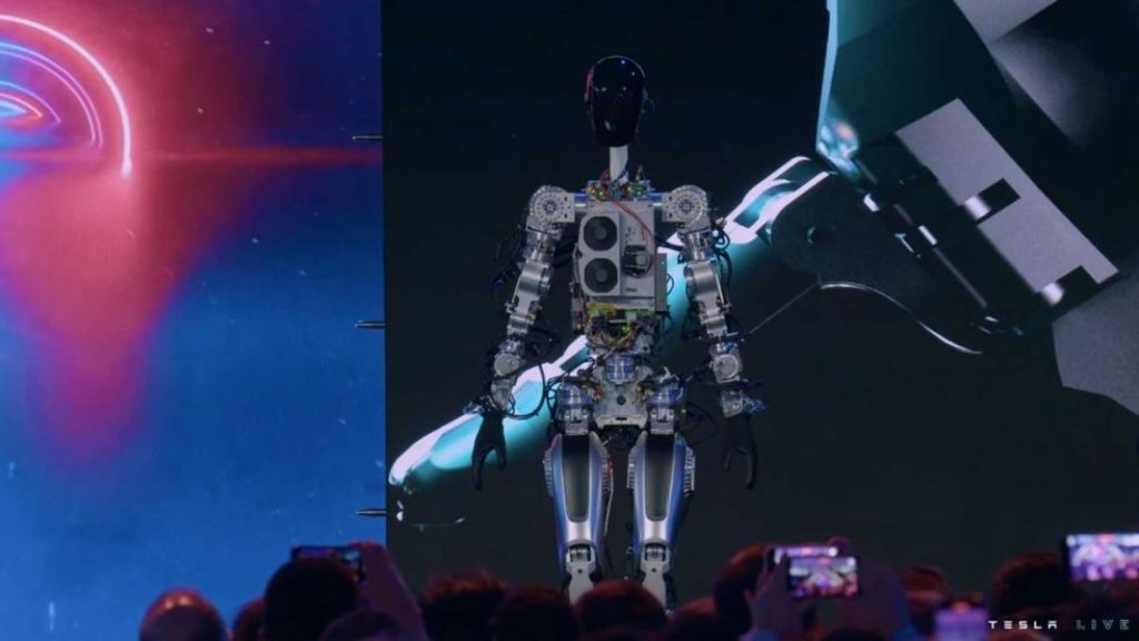 El humanoide de Tesla ya sabe andar y no te vas a creer su precio 3 Motor16 Optimus