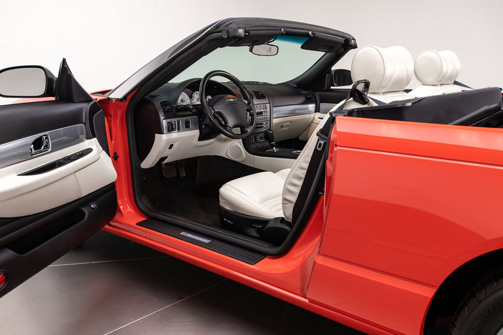 2003 ford thunderbird 007 edition 22 Motor16