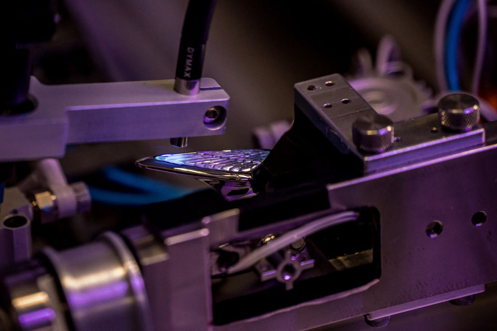 La artesanía que se esconde tras el emblema 'Flying B' de Bentley 13 Motor16 2022 Bentley Flying B 13 Motor16